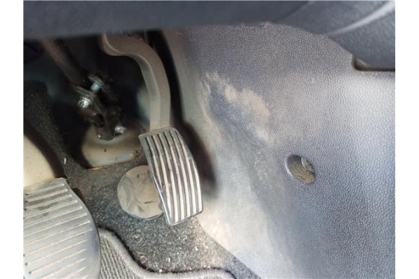 Recambio de pedal acelerador para opel corsa d 1.3 cdti referencia OEM IAM 13305804  