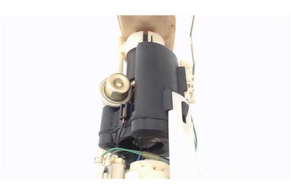 Recambio de bomba combustible para hyundai getz (tb) 1.1 referencia OEM IAM 311101C000 83000750 