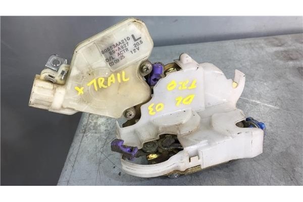 Recambio de cierre electromagnetico delantero izquierdo para nissan x-trail (t30) 2.5 4x4 referencia OEM IAM 80553AA210 89A927 