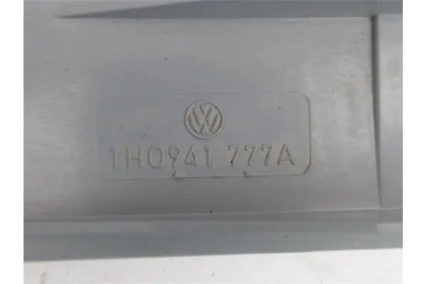 Recambio de piloto delantero luz diurna para volkswagen golf iii (1h1) 2.0 referencia OEM IAM 1H0941777  