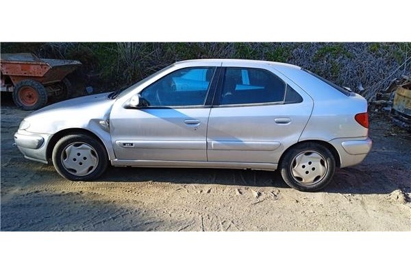 citroen xsara berlina del año 2001