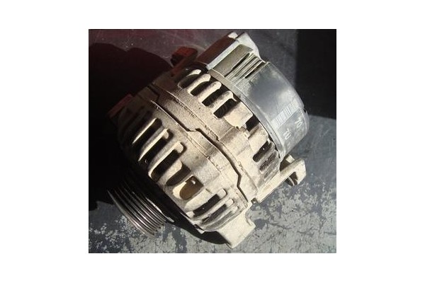 Recambio de alternador para opel corsa b 1.4 i referencia OEM IAM 90561967 0123110008 