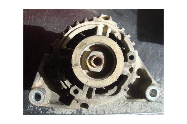 Recambio de alternador para opel corsa b 1.4 i referencia OEM IAM 90561967 0123110008 