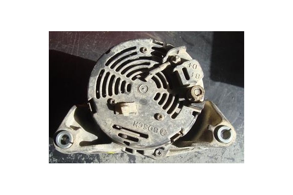 Recambio de alternador para opel corsa b 1.4 i referencia OEM IAM 90561967 0123110008 
