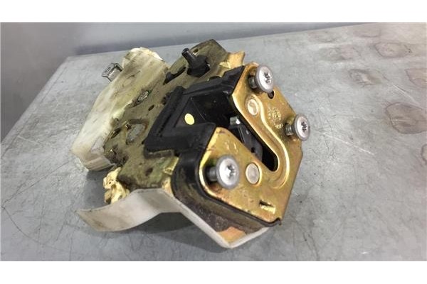 Recambio de cierre electromagnetico trasero izquierdo para nissan x-trail (t30) 2.5 4x4 referencia OEM IAM 800553AA300 86A909 