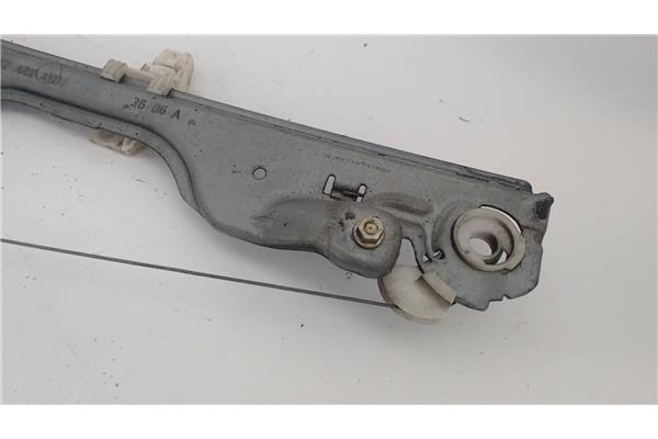 Recambio de mecanismo elevalunas delantero derecho para renault modus i 1.5 dci (fp0f, jp0f) referencia OEM IAM 118242 820074837