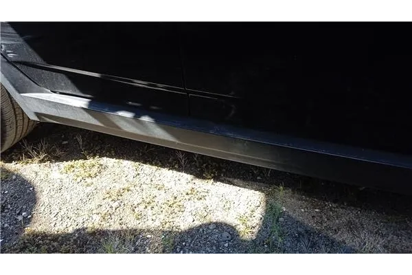 Recambio de spoiler talonera lat. derecha para bmw serie x3 (e83) 3.0i referencia OEM IAM 51770302752  