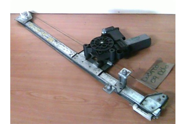 Recambio de mecanismo elevalunas delantero derecho para fiat ducato furgón (250) 120 multijet 2,3 d referencia OEM IAM 135817508