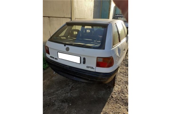 opel astra f berlina (1991) del año 