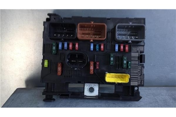 Recambio de caja fusibles/rele para citroen c3 1.4 hdi referencia OEM IAM 9659741780  
