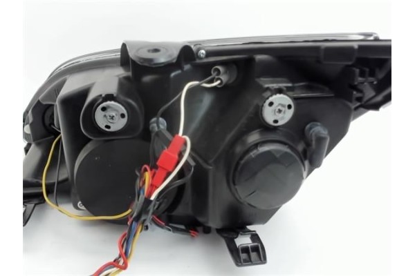 Recambio de faro delantero dcho para ford focus berlina (cap) referencia OEM IAM   438 , FIAT | 456 , FIAT | 36 , FORD | E2 , FO