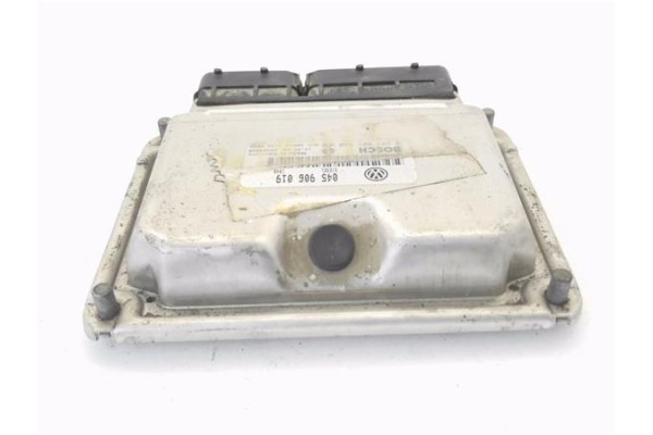 Recambio de centralita para volkswagen polo iii berlina (6n2) 1.4 trendline referencia OEM IAM 045906019 0281001940 