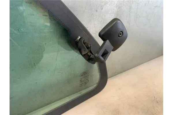 Recambio de luna maletero lat. derecho para land rover freelander (ln) 2.0 di referencia OEM IAM CPD100903  