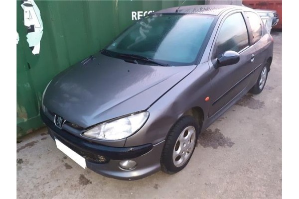 peugeot 206 berlina (1998) del año 