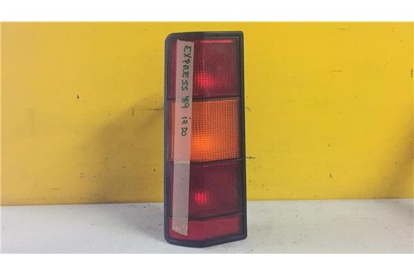 Recambio de piloto trasero izquierdo para renault rapid/express (f40)(1985) 1.4 básico familiar cat (f407) [1,4 ltr. - 43 kw] re