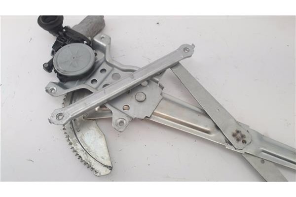 Recambio de mecanismo elevalunas delantero derecho para suzuki swift iii (sg) 1.3 ddis referencia OEM IAM 8340163J51  
