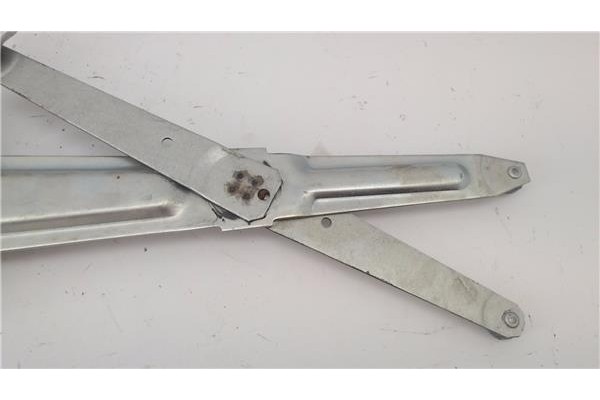 Recambio de mecanismo elevalunas delantero derecho para suzuki swift iii (sg) 1.3 ddis referencia OEM IAM 8340163J51  