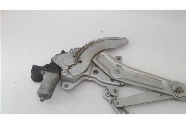 Recambio de mecanismo elevalunas delantero derecho para suzuki swift iii (sg) 1.3 ddis referencia OEM IAM 8340163J51  
