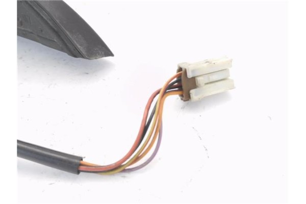 Recambio de retrovisor electrico izquierdo para volvo v40 familiar 1.8 referencia OEM IAM E10117373  