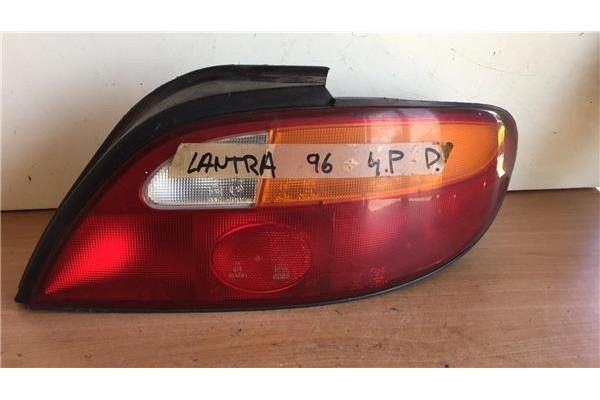 Recambio de piloto trasero derecho para hyundai lantra berlina (rd)(1996) 1.6 gl [1,6 ltr. - 66 kw cat] referencia OEM IAM 92402