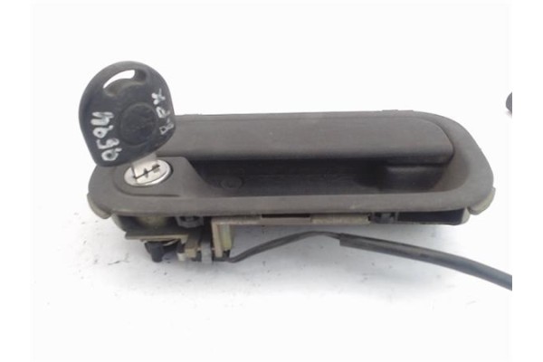 Recambio de maneta exterior delantero derecha para opel corsa b 1.2 i referencia OEM IAM 138039  