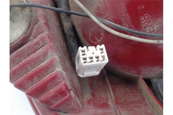 Recambio de piloto trasero derecho para hyundai accent (lc) referencia OEM IAM 9240225710  