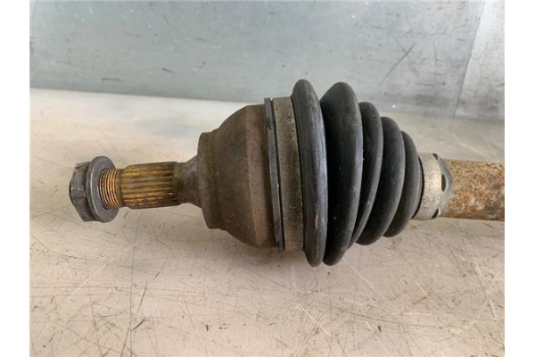 Recambio de palier delantero izquierdo para peugeot 3008 1.6 hdi referencia OEM IAM 3272PZ  