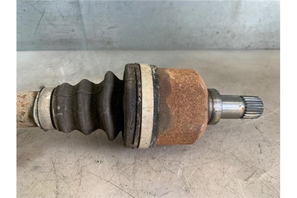 Recambio de palier delantero izquierdo para peugeot 3008 1.6 hdi referencia OEM IAM 3272PZ  