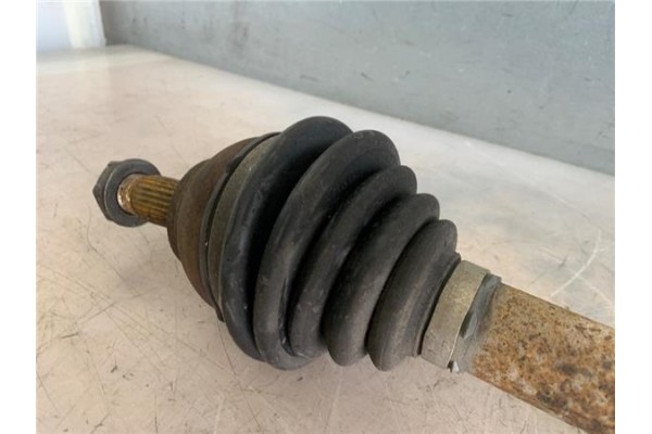 Recambio de palier delantero izquierdo para peugeot 3008 1.6 hdi referencia OEM IAM 3272PZ  