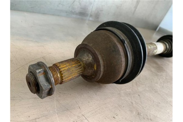 Recambio de palier delantero izquierdo para peugeot 3008 1.6 hdi referencia OEM IAM 3272PZ  