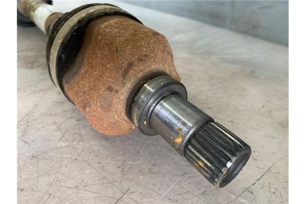 Recambio de palier delantero izquierdo para peugeot 3008 1.6 hdi referencia OEM IAM 3272PZ  