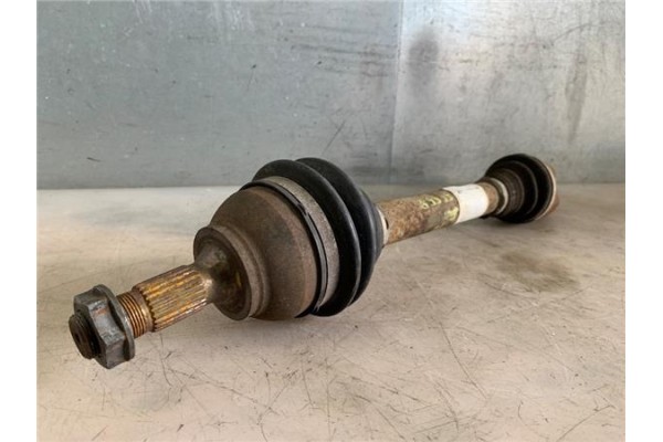 Recambio de palier delantero izquierdo para peugeot 3008 1.6 hdi referencia OEM IAM 3272PZ  