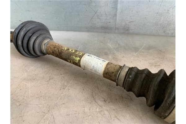 Recambio de palier delantero izquierdo para peugeot 3008 1.6 hdi referencia OEM IAM 3272PZ  