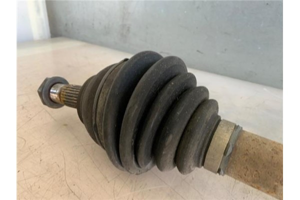 Recambio de palier delantero derecho para peugeot 3008 1.6 hdi referencia OEM IAM 3273QK  