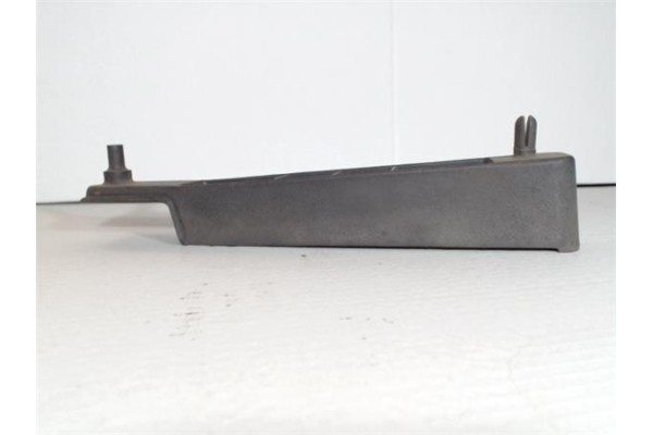 Recambio de asidero superior trasero izquierdo para seat marbella 0.8 ce referencia OEM IAM   