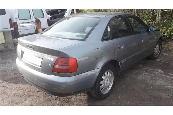 AUDI A4 BERLINA (B5)