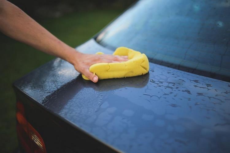 Cómo evitar los errores al lavar el coche